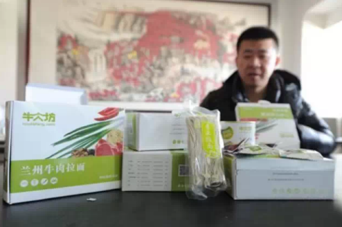 985名校博士毕业，他带领硕博团队