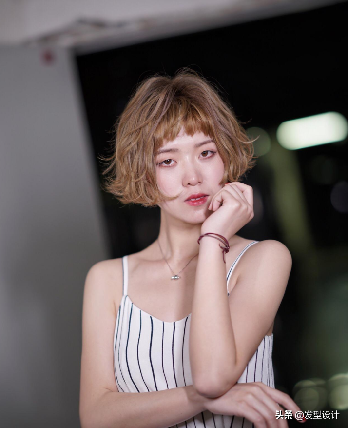 今年流行全头烫短发发型30款