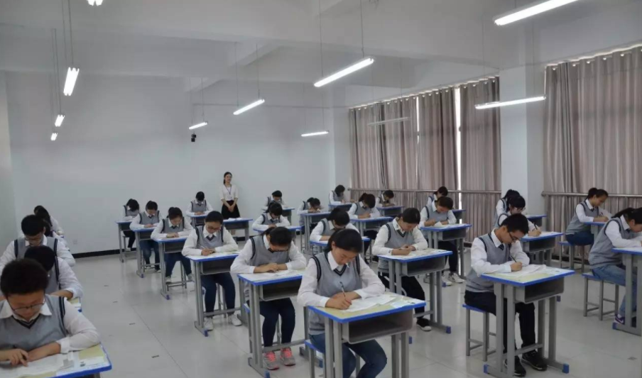 老师参加高考监考，几天下来能领到多少钱？一线教师口径不一