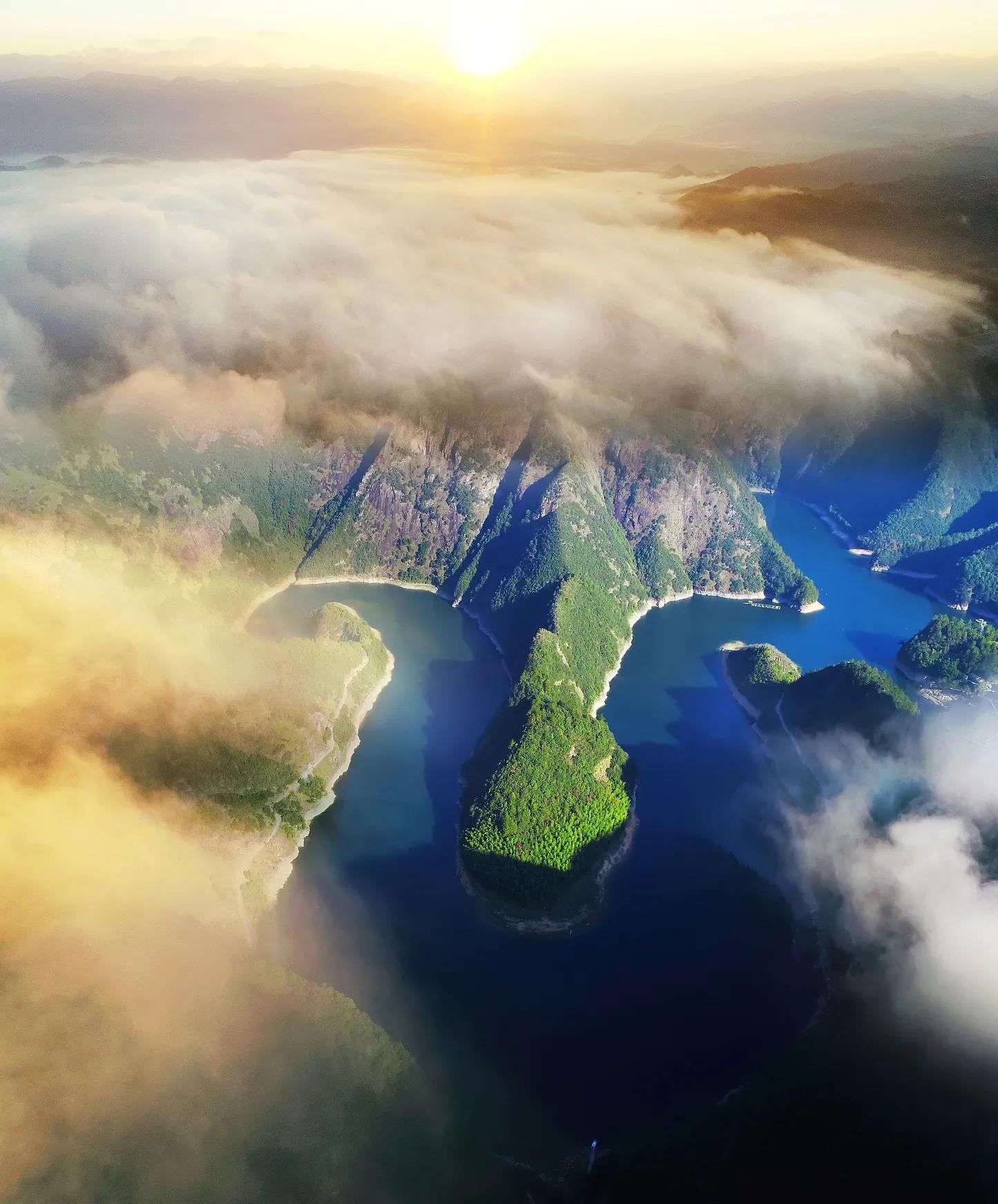 每日一诗《凉州词》赏析