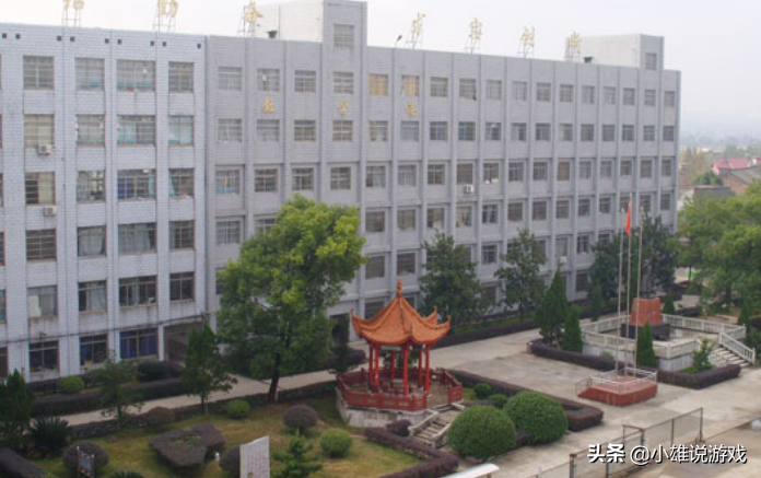 湖南湘潭这四所重点高中，其中有一所出了一个试飞员的知名校友