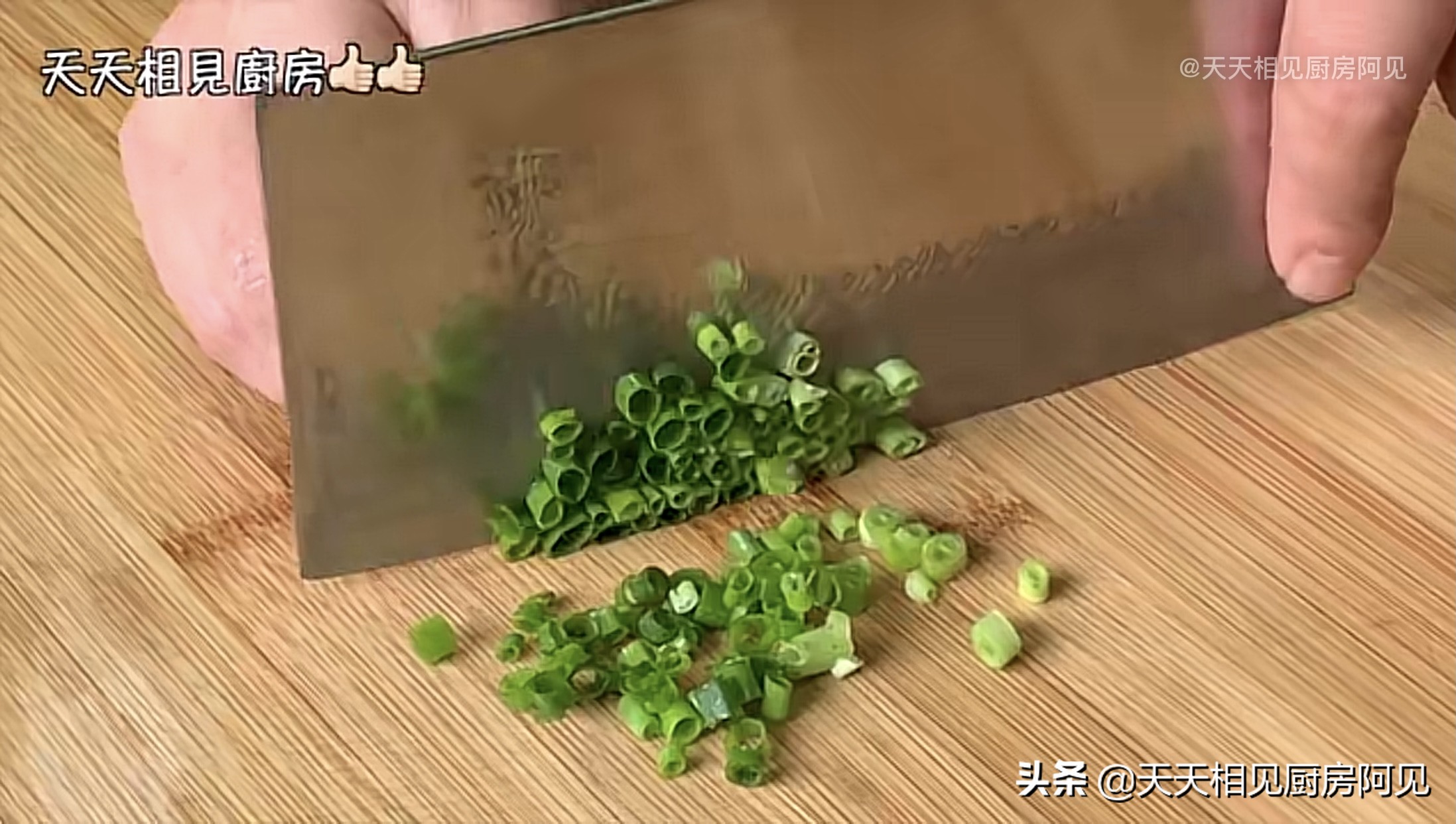 清蒸鸡的做法（鸡肉嫩滑的秘诀详细告诉你）