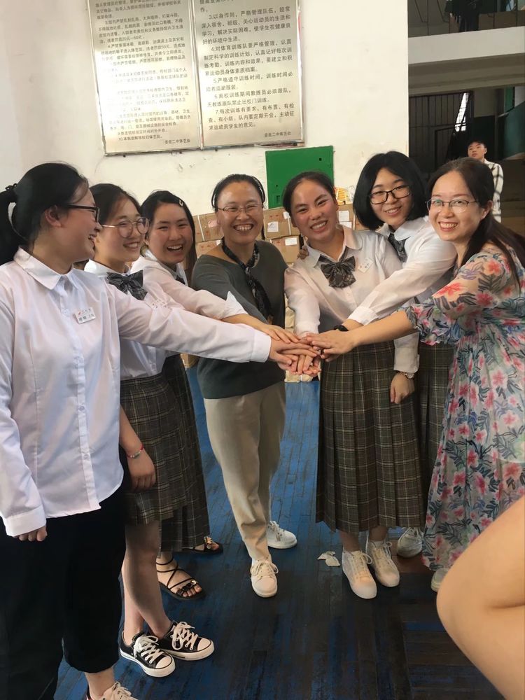 娄底二中又一漂亮女生摘取2019高考娄底市文科第一名，她感概万千