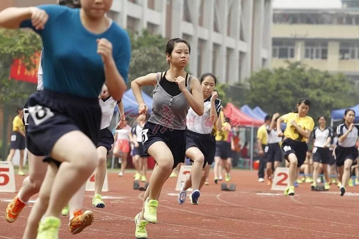 体育集锦(体育课翻车现场集锦，体育差生：如果没有考试，我会爱上体育课)