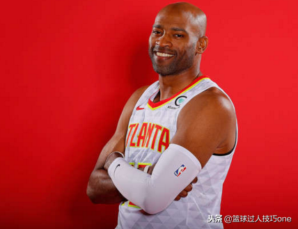 卡特为什么当nba第一扣将(41岁单手转身暴扣！卡特的扣篮为何难以超越？一串镜头告诉你答案)