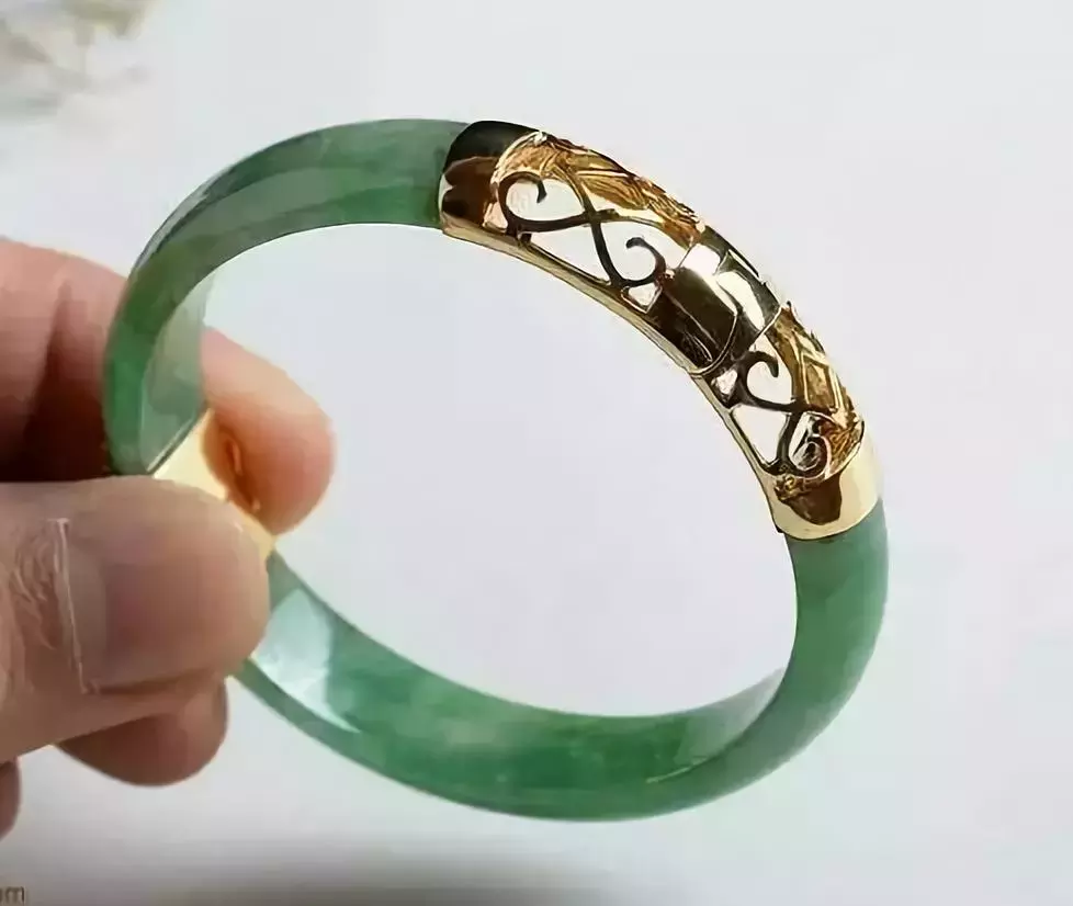 唯美的翡翠手镯金镶,美丽背后的秘密你知道吗?(怎样认识翡翠) 第12张