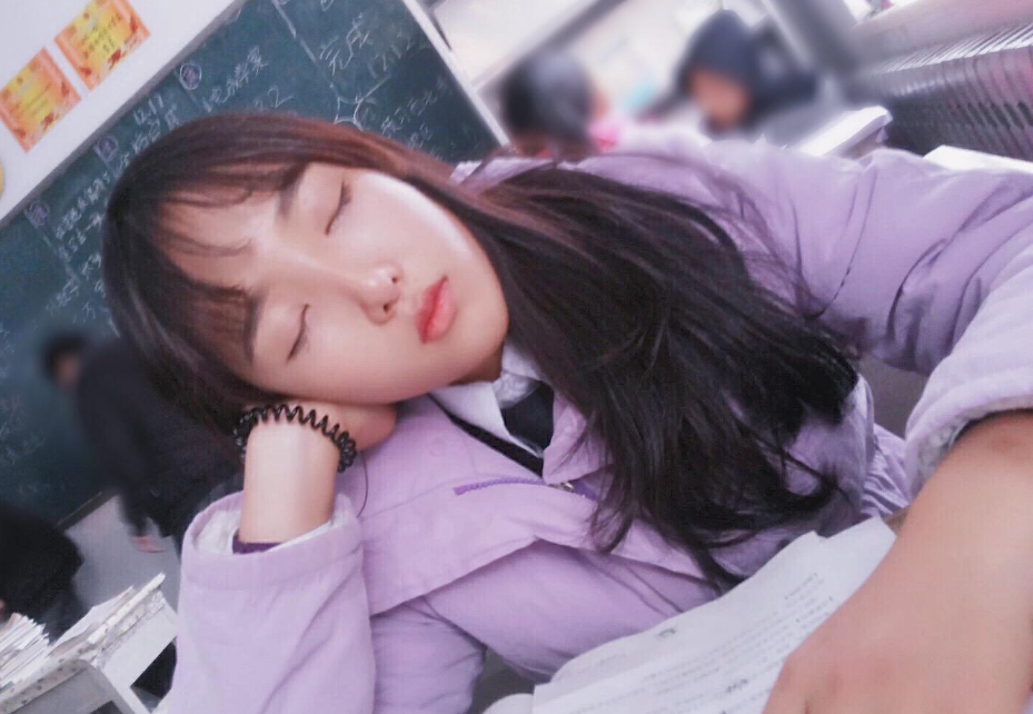 初中女生自以为很“仙”的行为，在老师眼里却很“俗气”