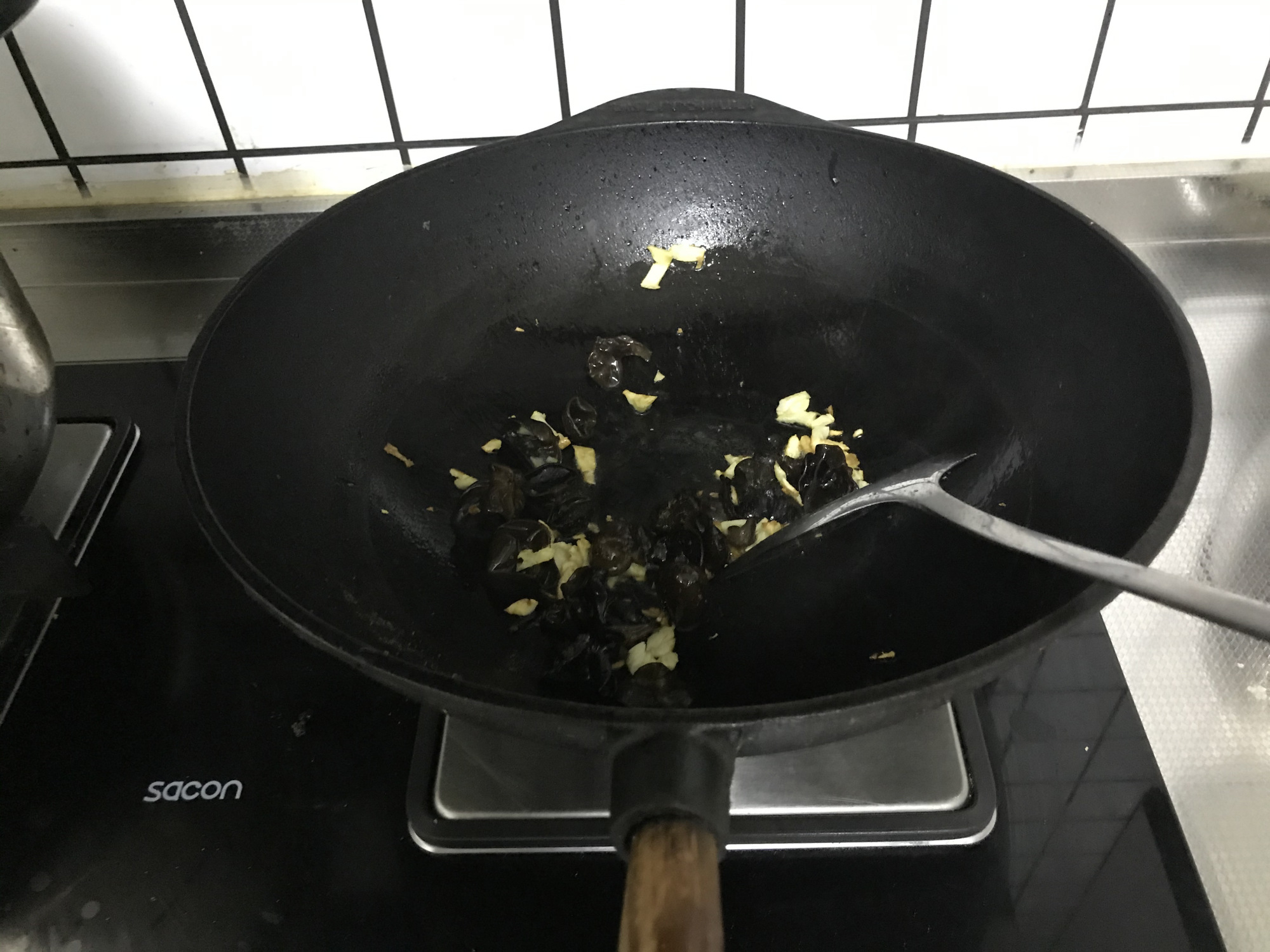 图片[9]-【辣椒炒腐竹】做法步骤图 腐竹软韧不夹生 咋做都好吃-起舞美食网