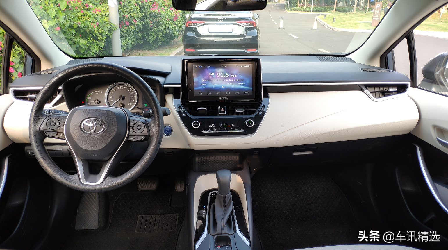 试驾全新卡罗拉 | 全球卖得最好的车到底好不好开？