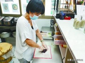 赴台学做饭团开店日卖逾二百个