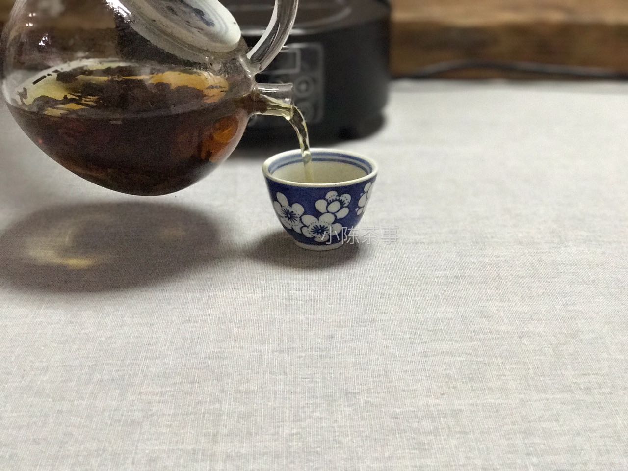 煮白茶的方法时间(寒露渐近，煮壶白茶，润燥火，简单三分钟，讲述正确的煮白茶方式)