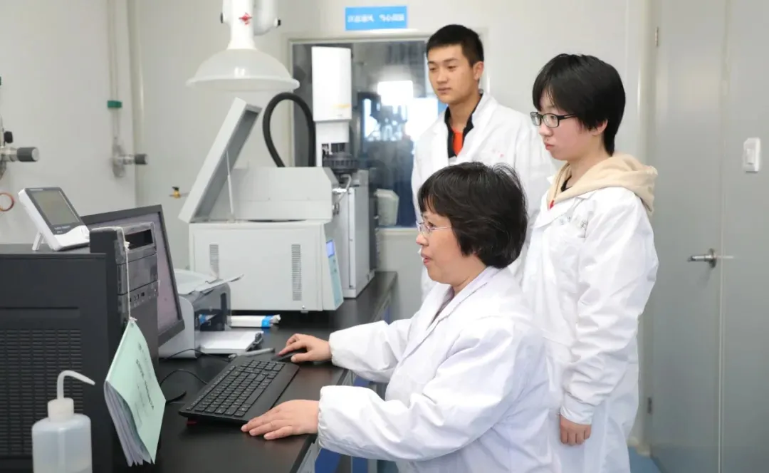 武汉职业技术学院这个学院值得报考，有很多毕业生都考取了博士…