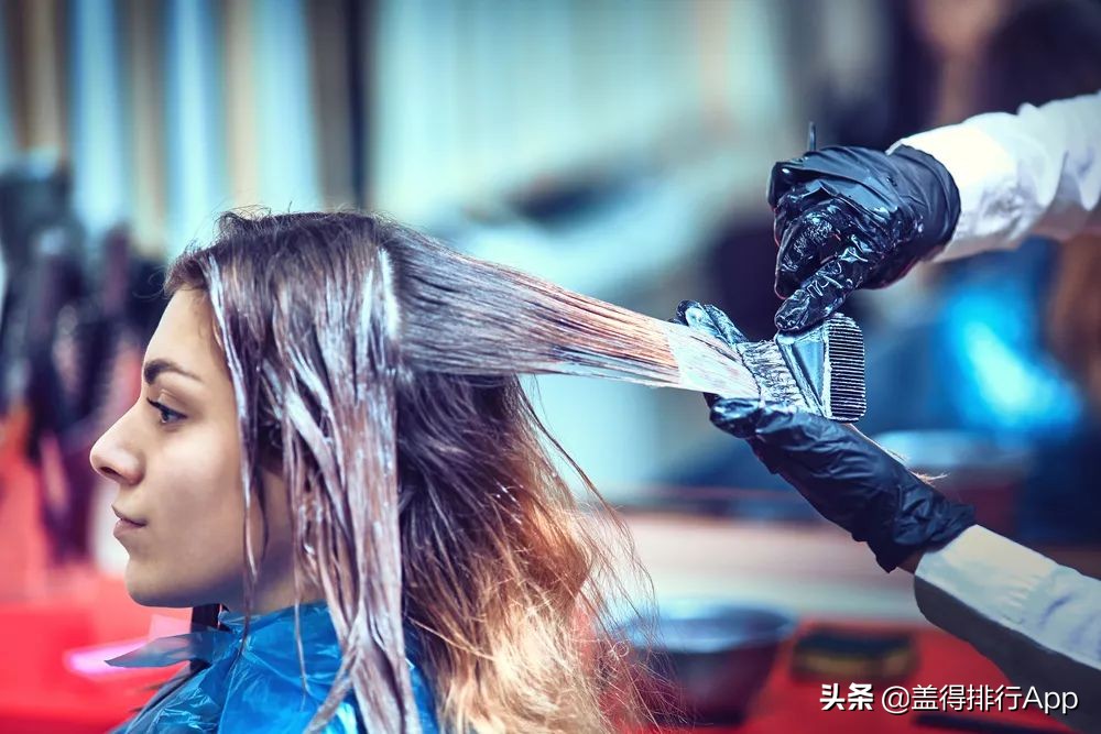这8种人不宜染发，千万注意了