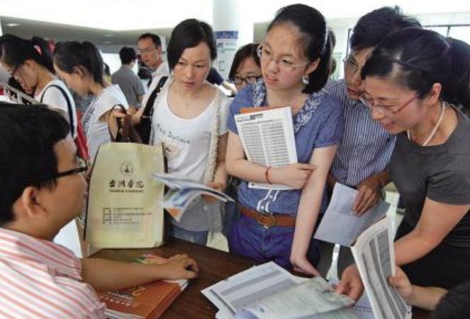 江苏考生高考411分，被南京大学王牌专业录取，全家人却笑不出来