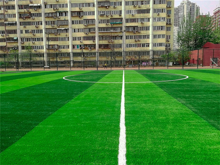 足球场草坪一格宽几米（标准五人制运动足球场草坪尺寸介绍及要求）