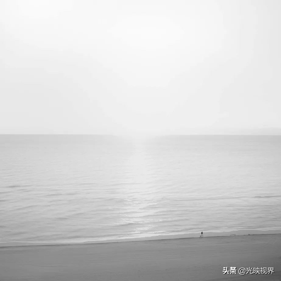 静谧的孤独-黑白极简主义摄影奖作品
