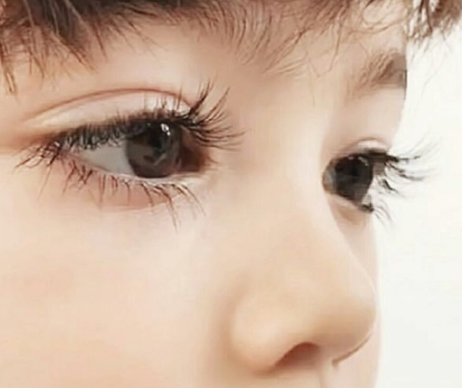 婴儿睫毛(担心宝宝睫毛不长) - 乐宝宝贝