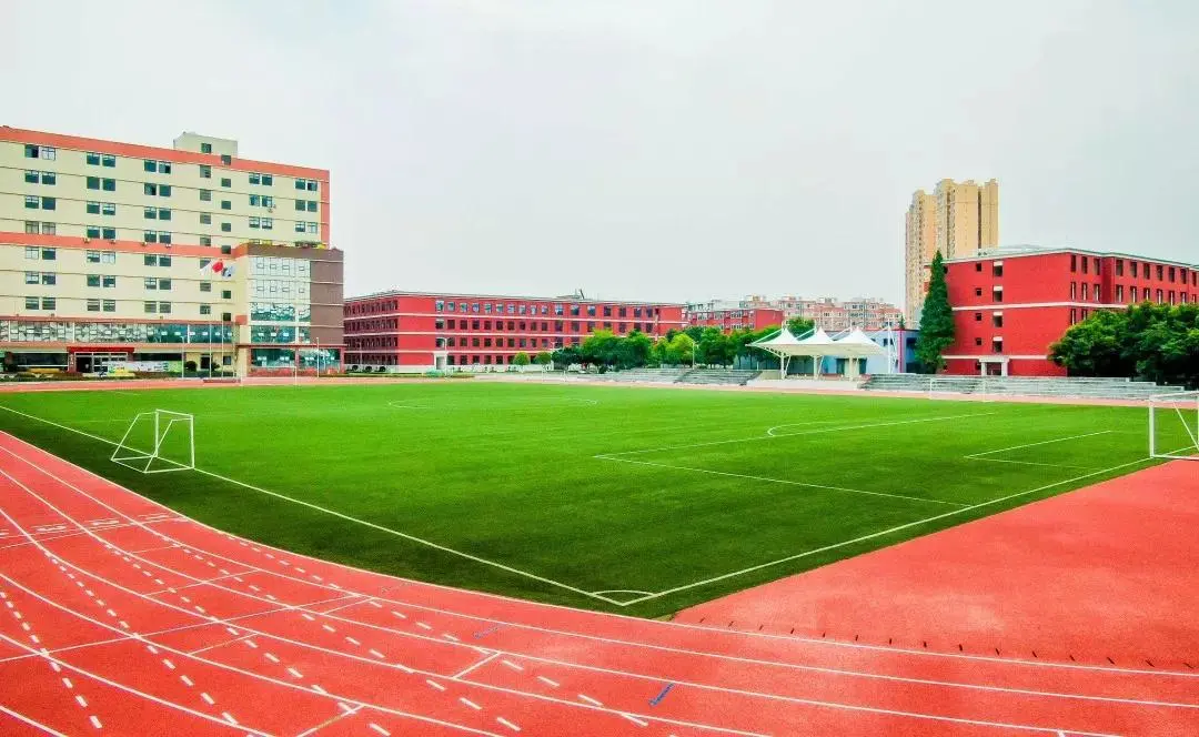 兜兜转转13所学校，停在了成川外！这群绵阳南山名师让家长安心了