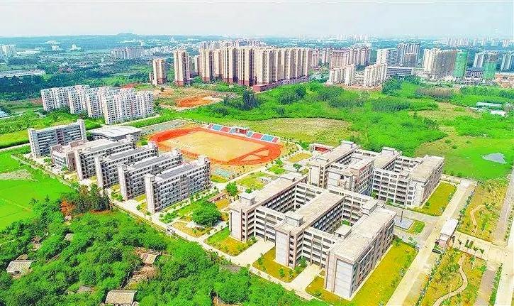 海口市排名前十的私立中学有海南侨中、海口实验中学、海师附中等。