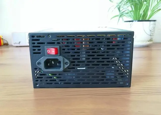 哪个品牌的电源比较好？如何判断哪些电源产品靠谱？来这里告诉你