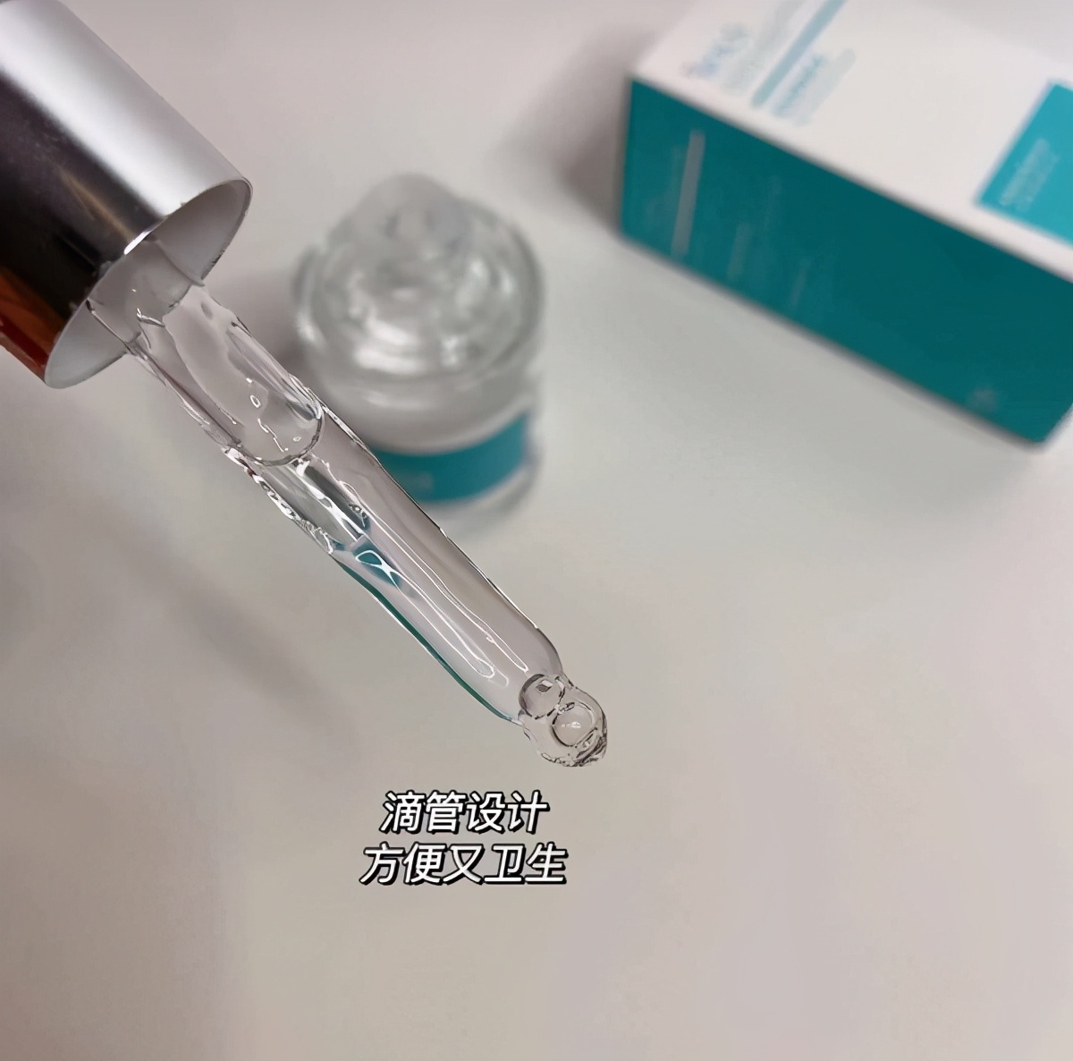 化妆卡粉怎么办？今天给你解决，其实关键在这两点