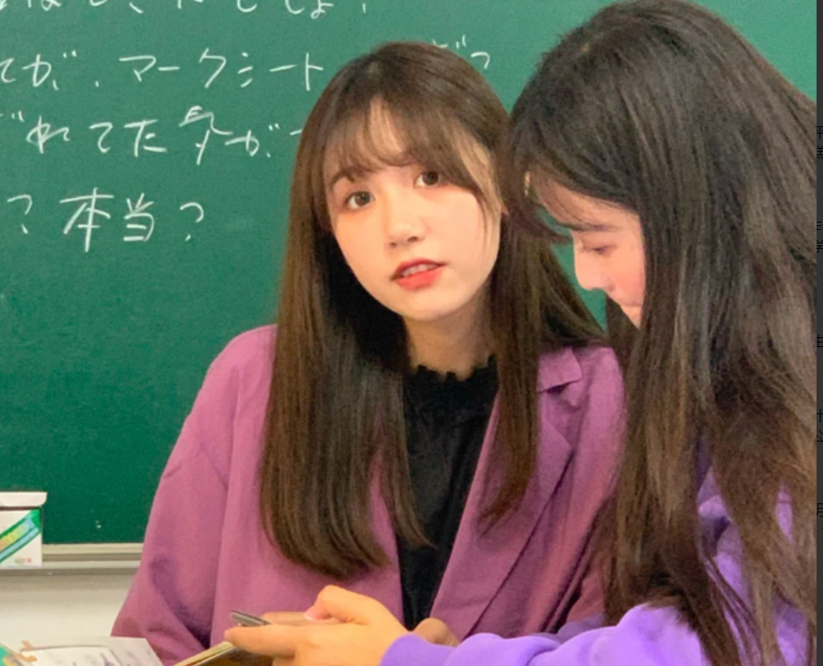 大学“精致女教师”走红，每天穿着打扮都不重样，堪比时尚达人