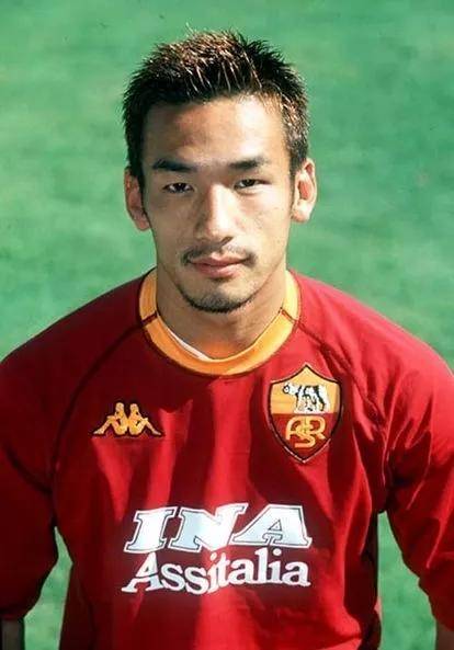 中田英寿并不是球队的绝对主力,但作为意甲冠军球队的一员,他为罗马
