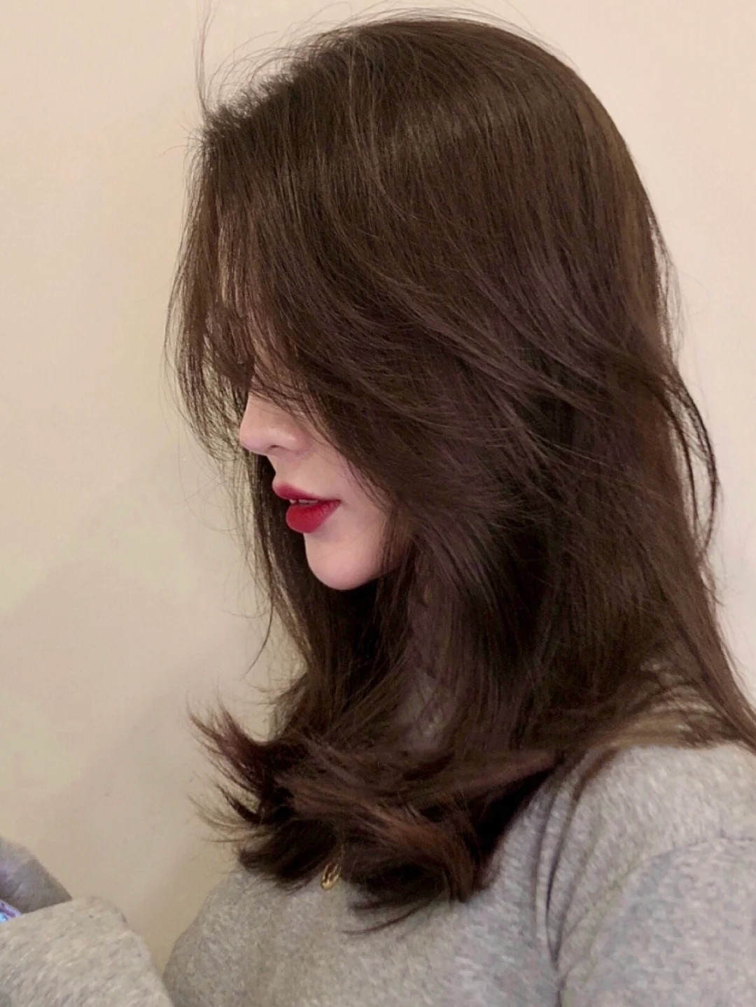 烫发图片女2021最新款(长头发烫发图片女2021最新款) - 泉兴百科