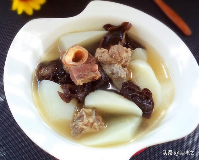 筒骨汤的做法大全（滋补骨头汤的18种做法）