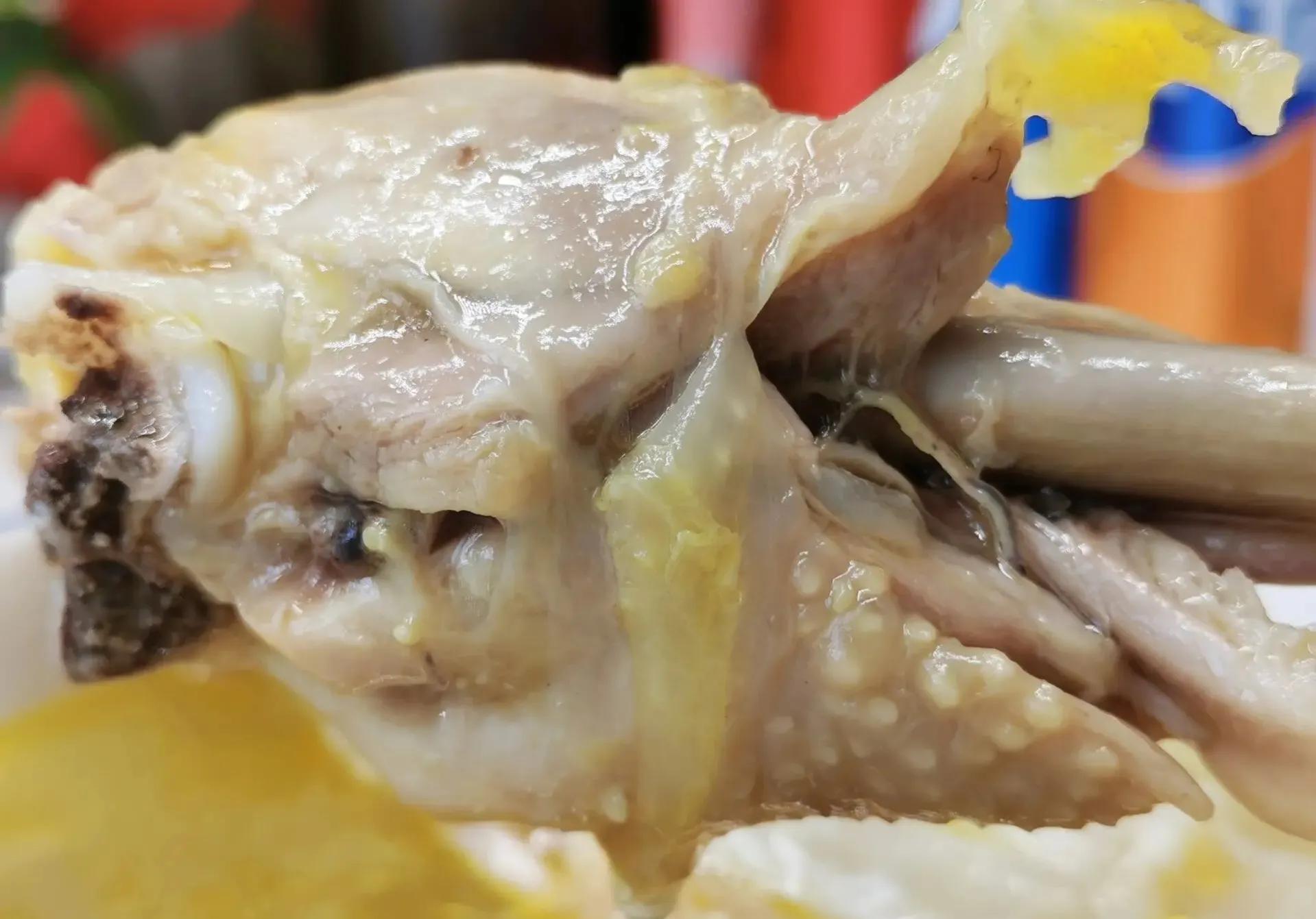 炖鸡忌加什么，怎么做好吃？牢记2不加3技巧，鸡肉不柴，滑嫩弹牙