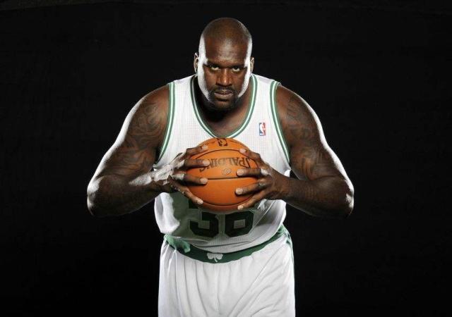 为什么nba扣篮后不可以拉篮（为啥扣篮不能挂篮筐？奥尼尔扣坏六个篮板，逼得NBA紧急修改规则）-趣拿体育