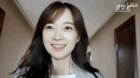千里挑四！出现在文艺汇演上的领诵员冯琳，会是下一个王冰冰吗？