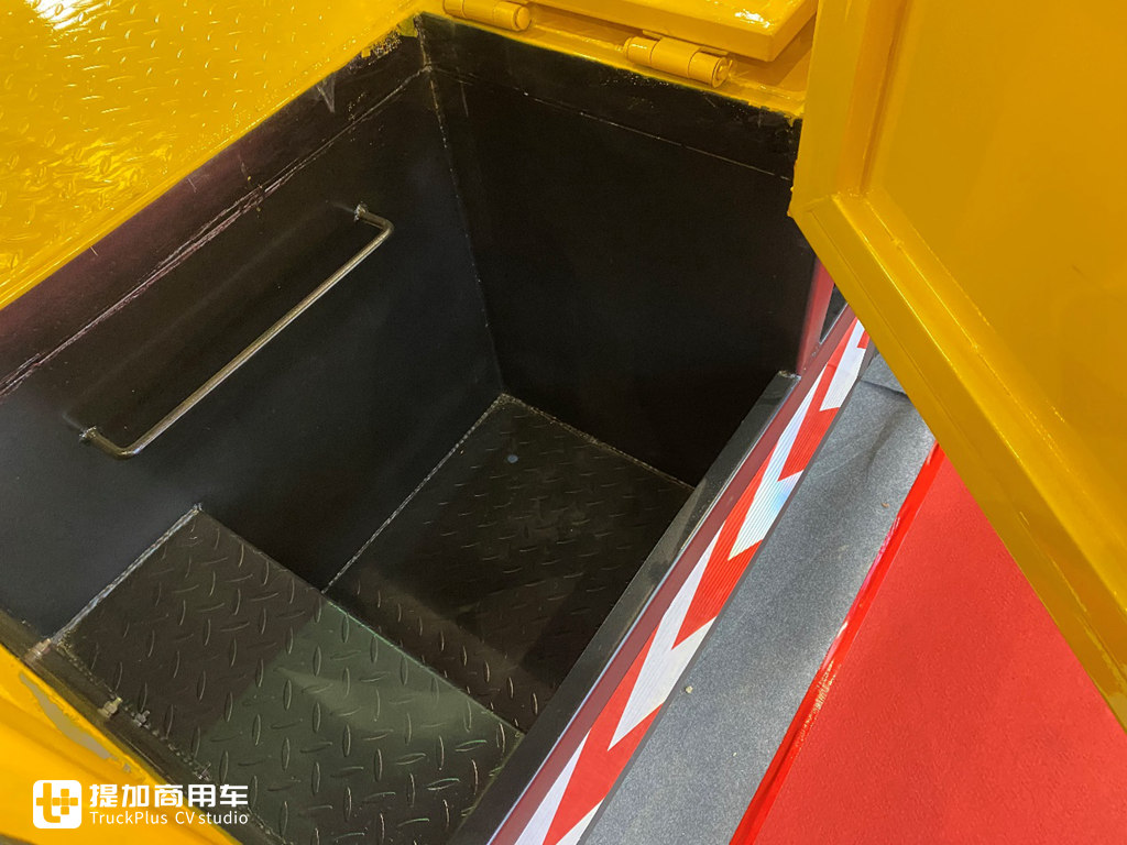 �������ڷ�ײģ�飬���忭�˵��̣�������ʶ�칤����ķ�ײ���峵