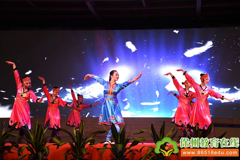 徐州市铜山中专举行第十一届“红五月技能节”颁奖晚会暨汇报演出