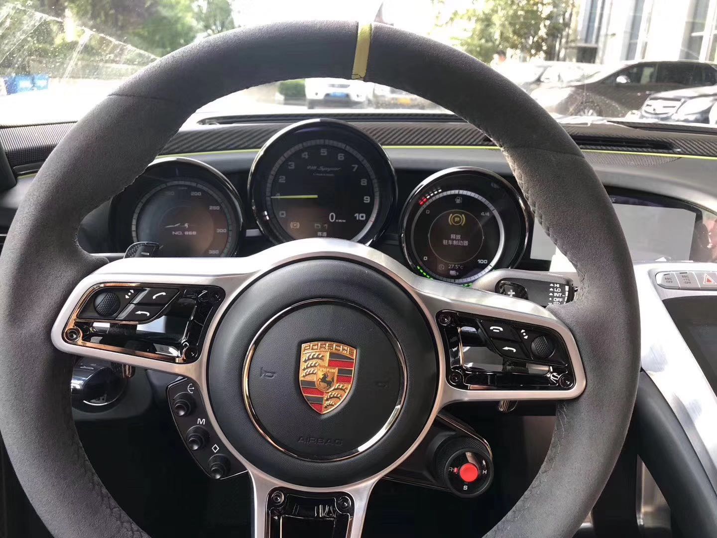 一台属于未来十年的超级跑车——保时捷918 Spyder