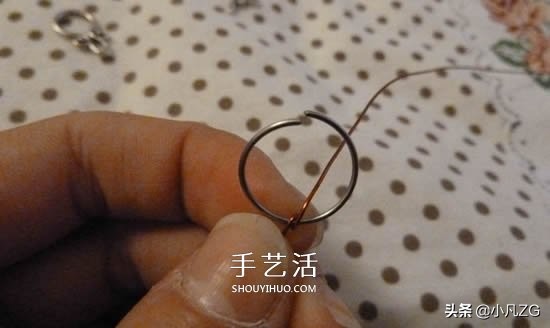 DIY铜线手链的步骤图 铜线手工制作手饰教程