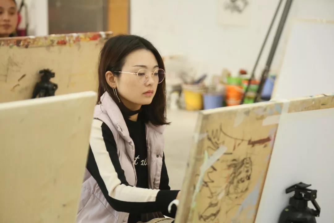 美术高考集训画室哪家好？吴越文化课帮你补齐短板