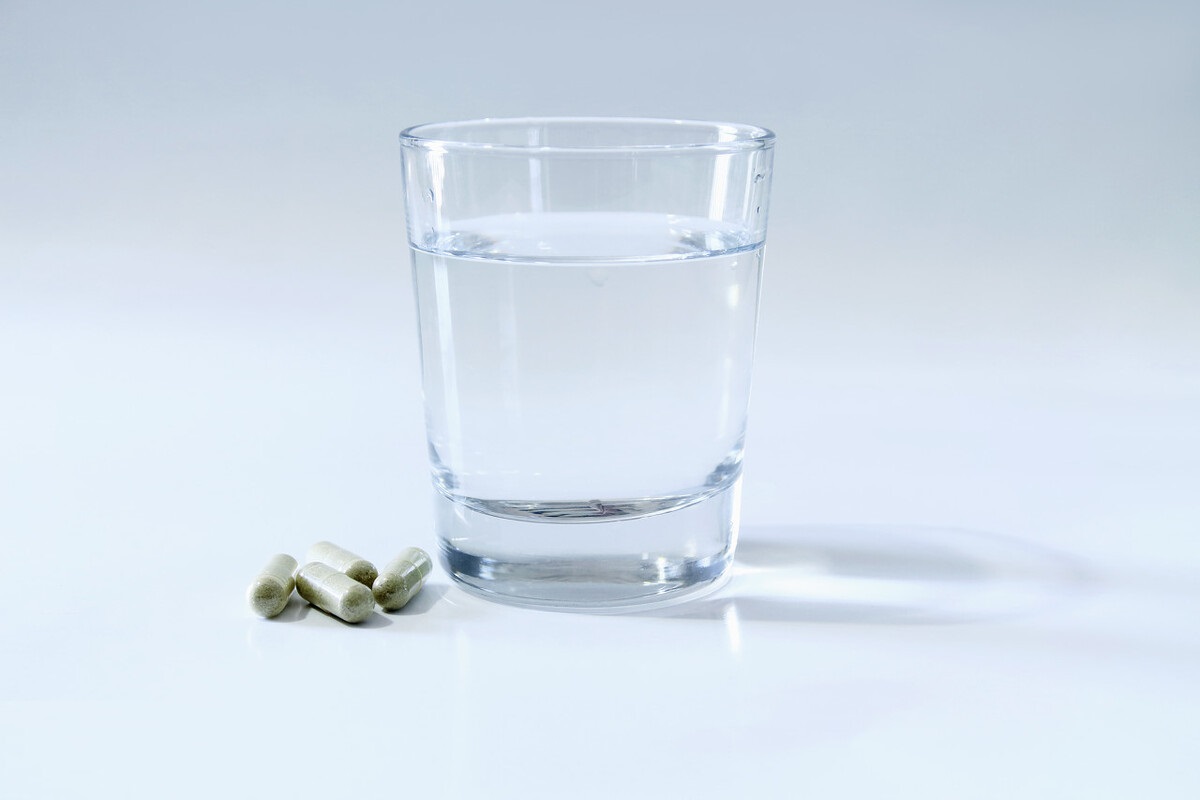 這些常用藥物在服用時，需要多喝水，否則容易損傷腎臟