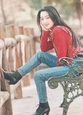 杨钰莹玉女形象幻灭！脸僵身材发福快撑爆西装，48岁仍憧憬爱情