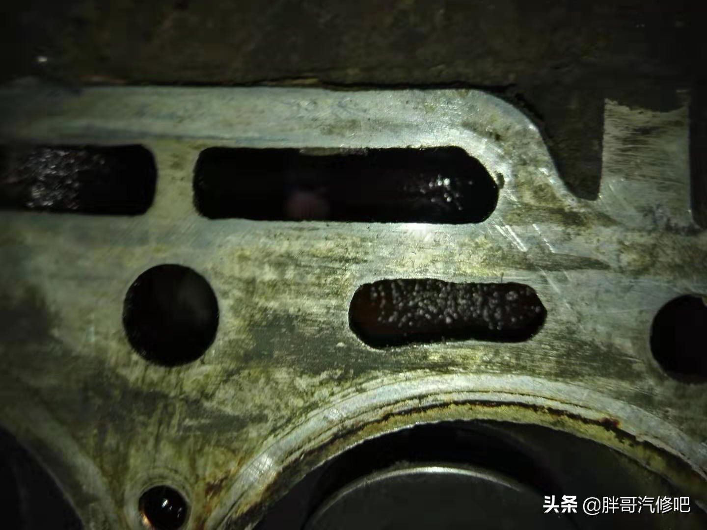 发动机怠速严重抖动，排气突突，动力不足，胖哥拆解分析