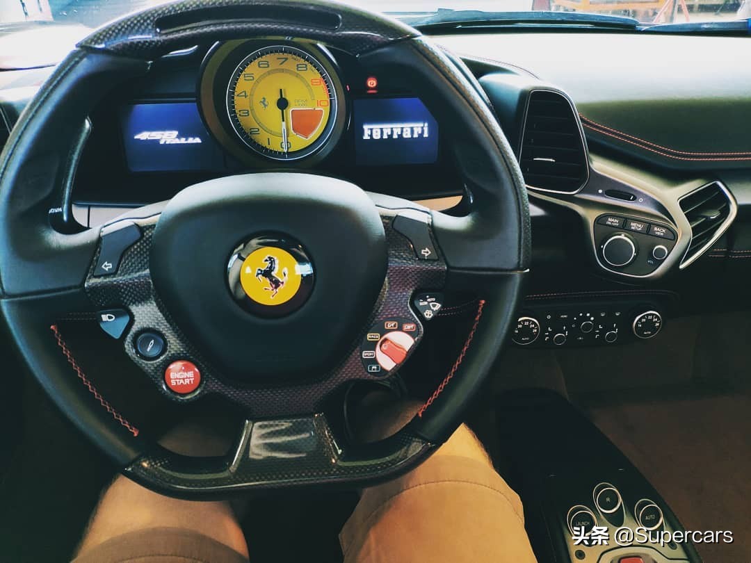 设计充满未来感，法拉利458 Italia，所有男人的梦想