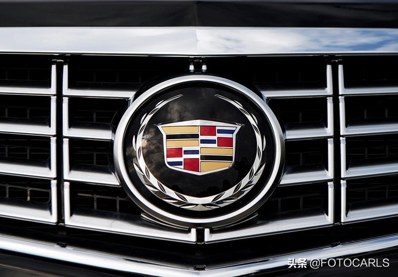 凯迪拉克SRX 3.6L V6实拍，重2.1吨的美式豪华，近60万售价还很火