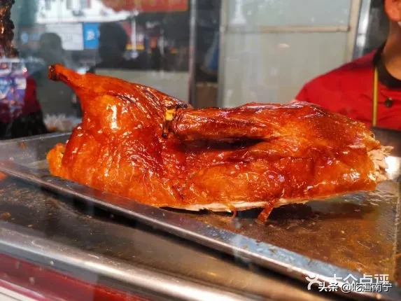南宁这6家排断腿的烧卤店，去晚就连烧鸭腿都没