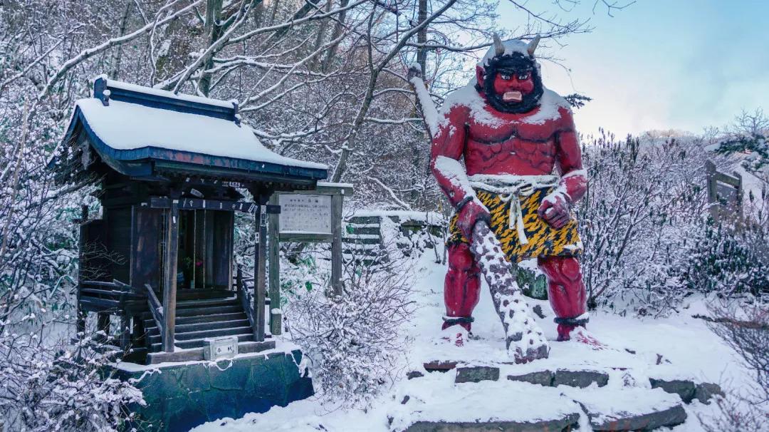 有一种冬天叫北海道，一池暖汤半壶清酒，看落雪纷飞