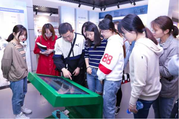 高考430分，选“公办专科”还是“民办本科”？三本生告诉你答案