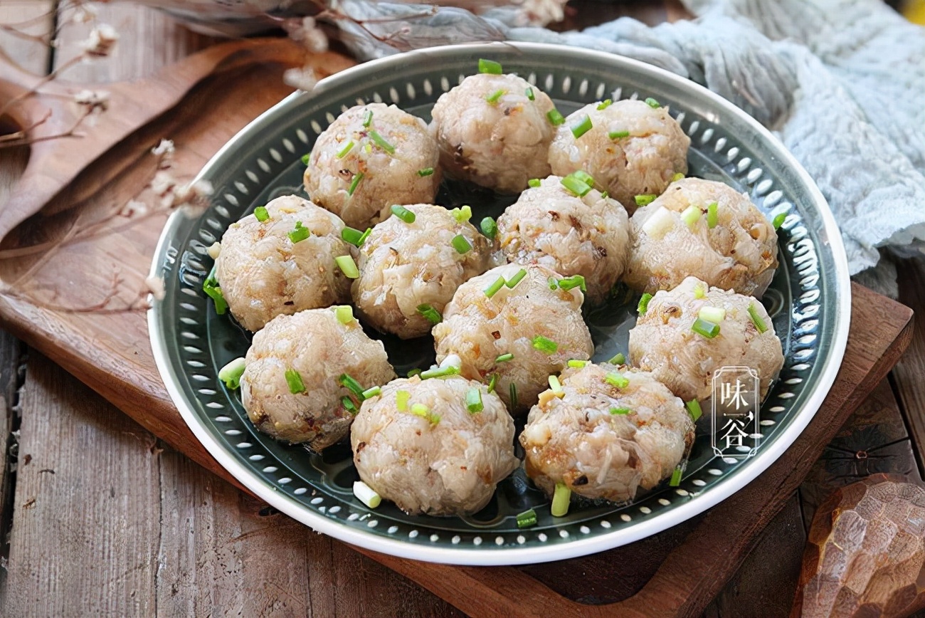 入冬后要多吃这菜，上锅一蒸就能吃，清淡爽口又开胃，孩子吃得香