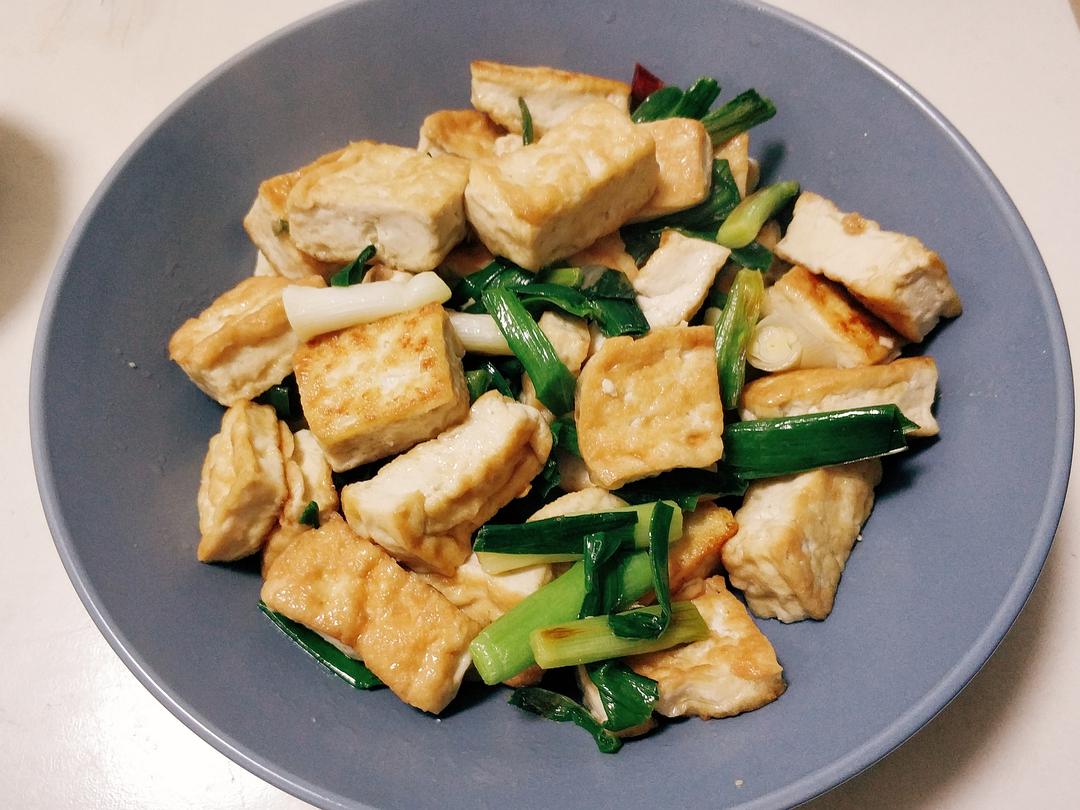 图片[4]-【酱烧青蒜豆腐】做法步骤图 解馋过瘾 一大盘不够吃-起舞食谱网