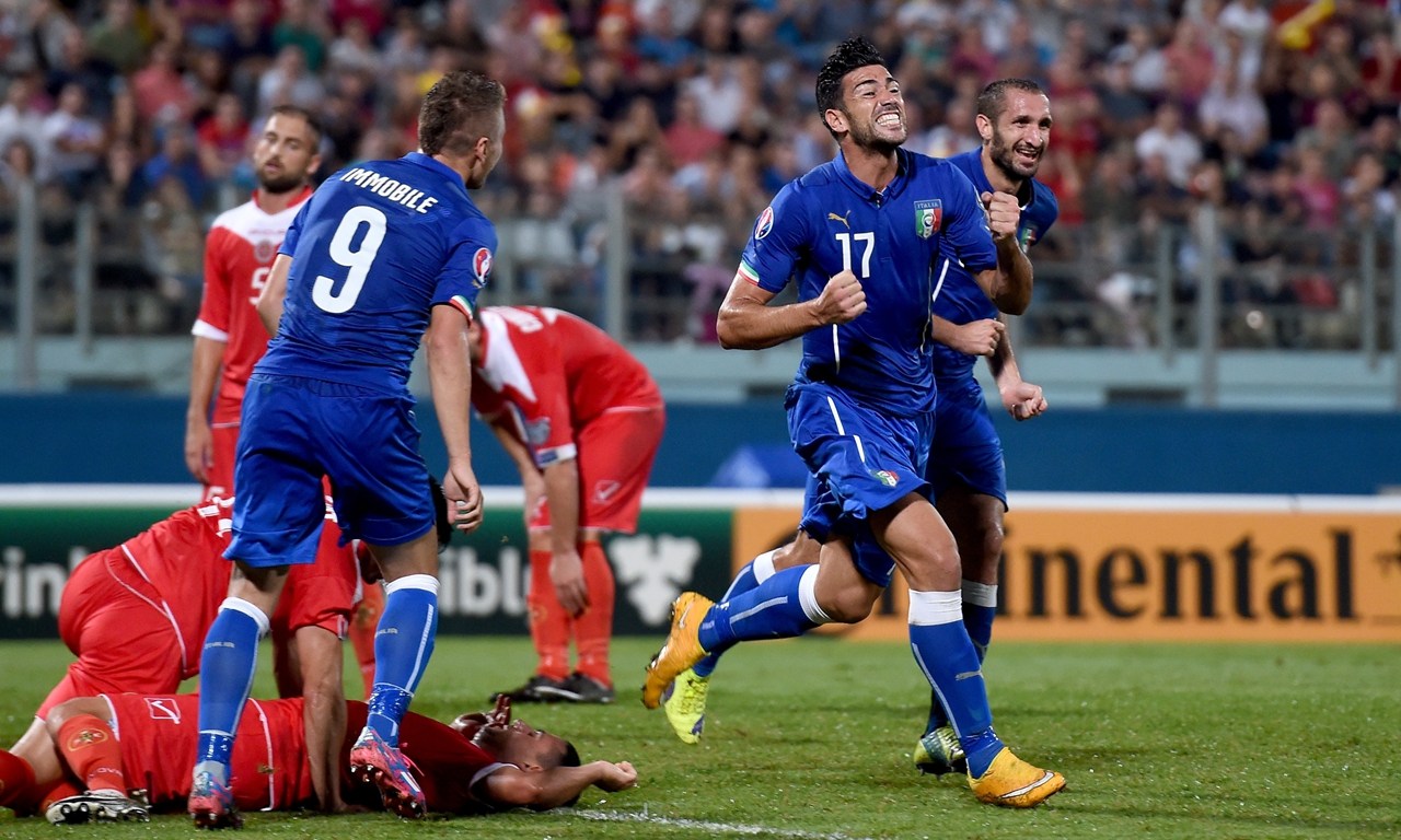 欧洲杯比利时vs意大利比分预测（精准预测：意大利将2-1逆转比利时晋级四强，小基耶萨再立功）
