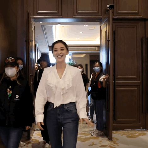 人虫儿电视剧(娱乐圈的“半老徐娘”，到中年事业再翻红，真是身材迎来的事业？)