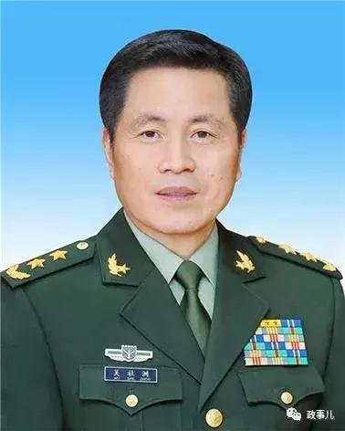 升任原济南军区副司令员兼北海舰队司令员,2015年7月晋升中将军衔